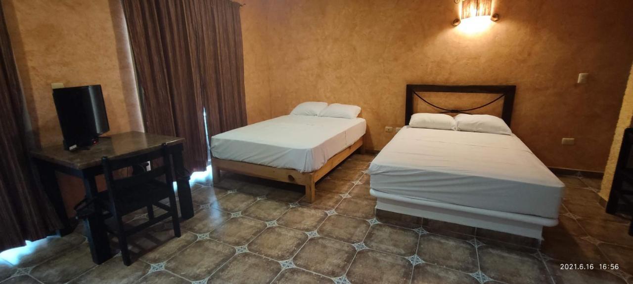 Alux Rooms Playa del Carmen Esterno foto